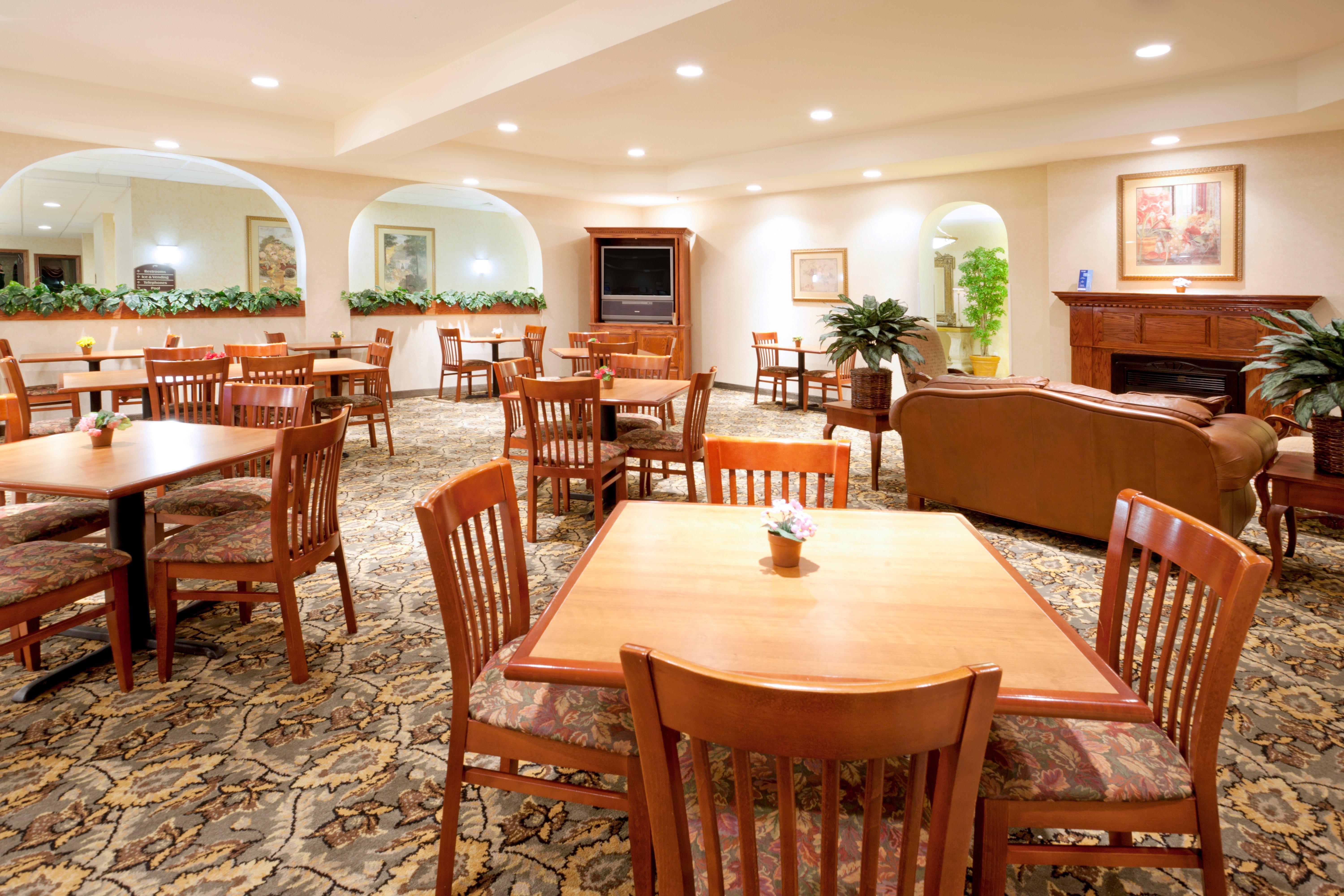 Holiday Inn Express & Suites Kerrville Extérieur photo
