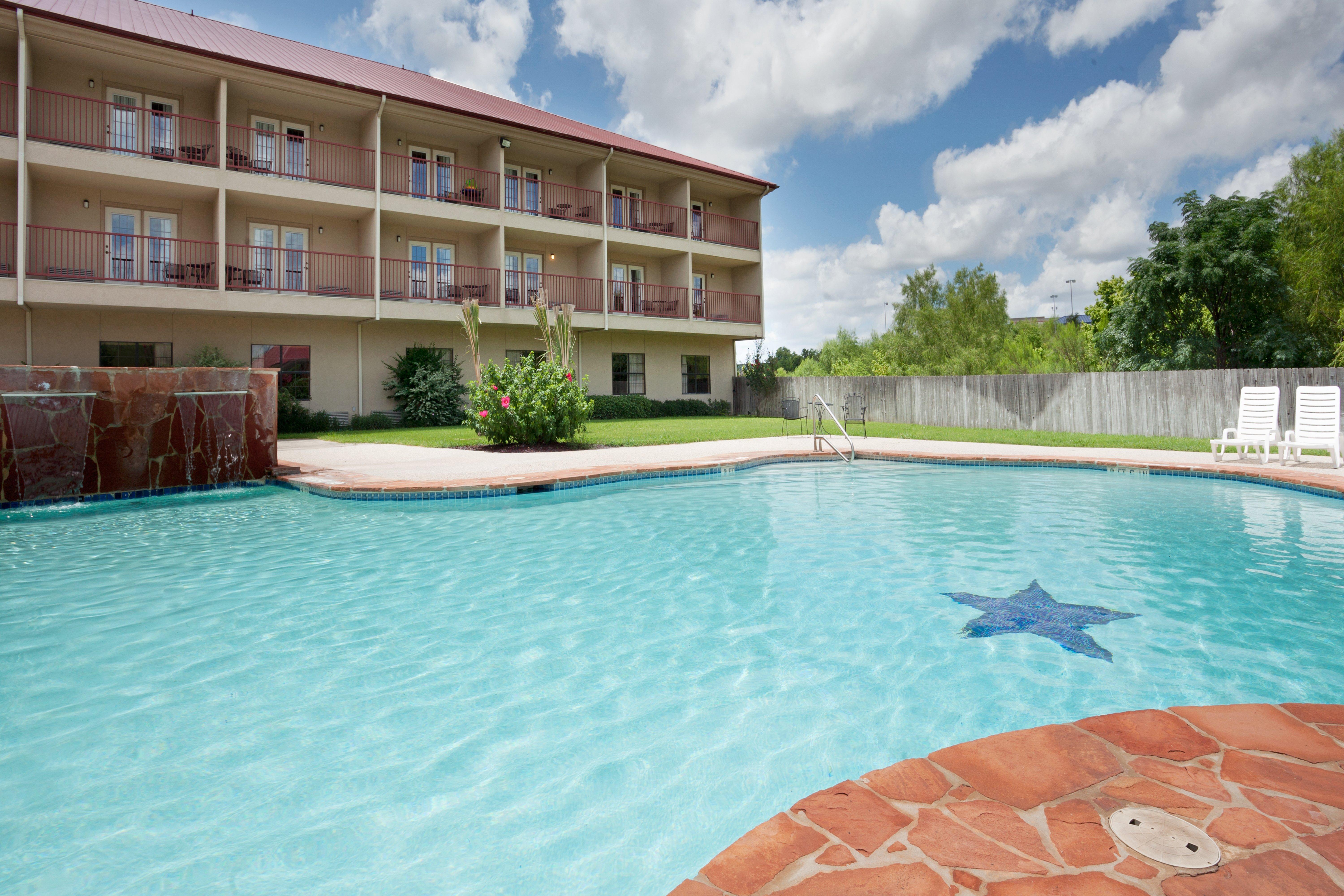 Holiday Inn Express & Suites Kerrville Extérieur photo