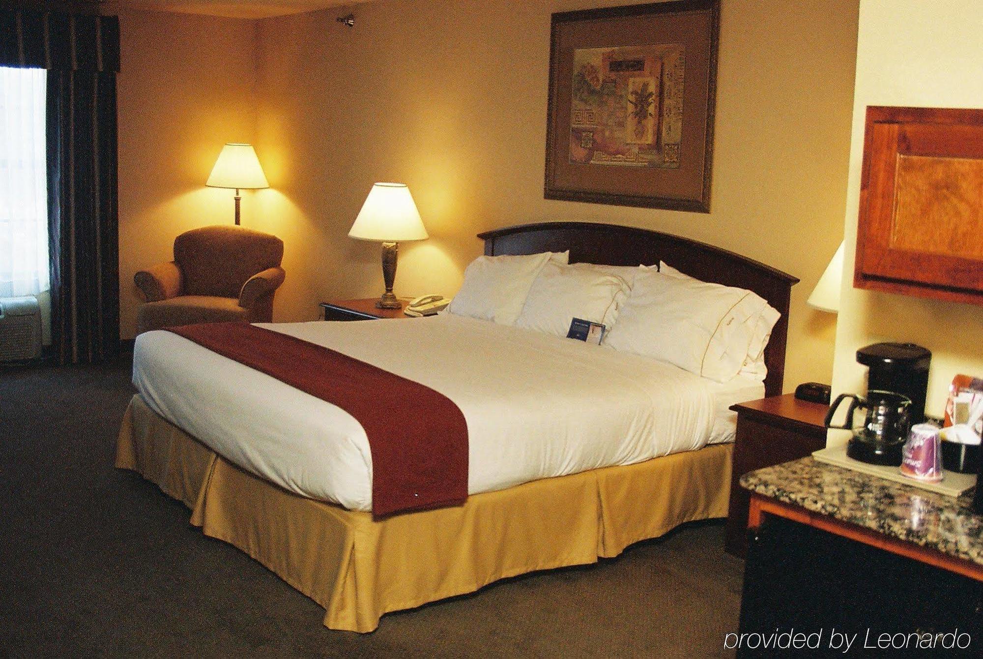 Holiday Inn Express & Suites Kerrville Extérieur photo